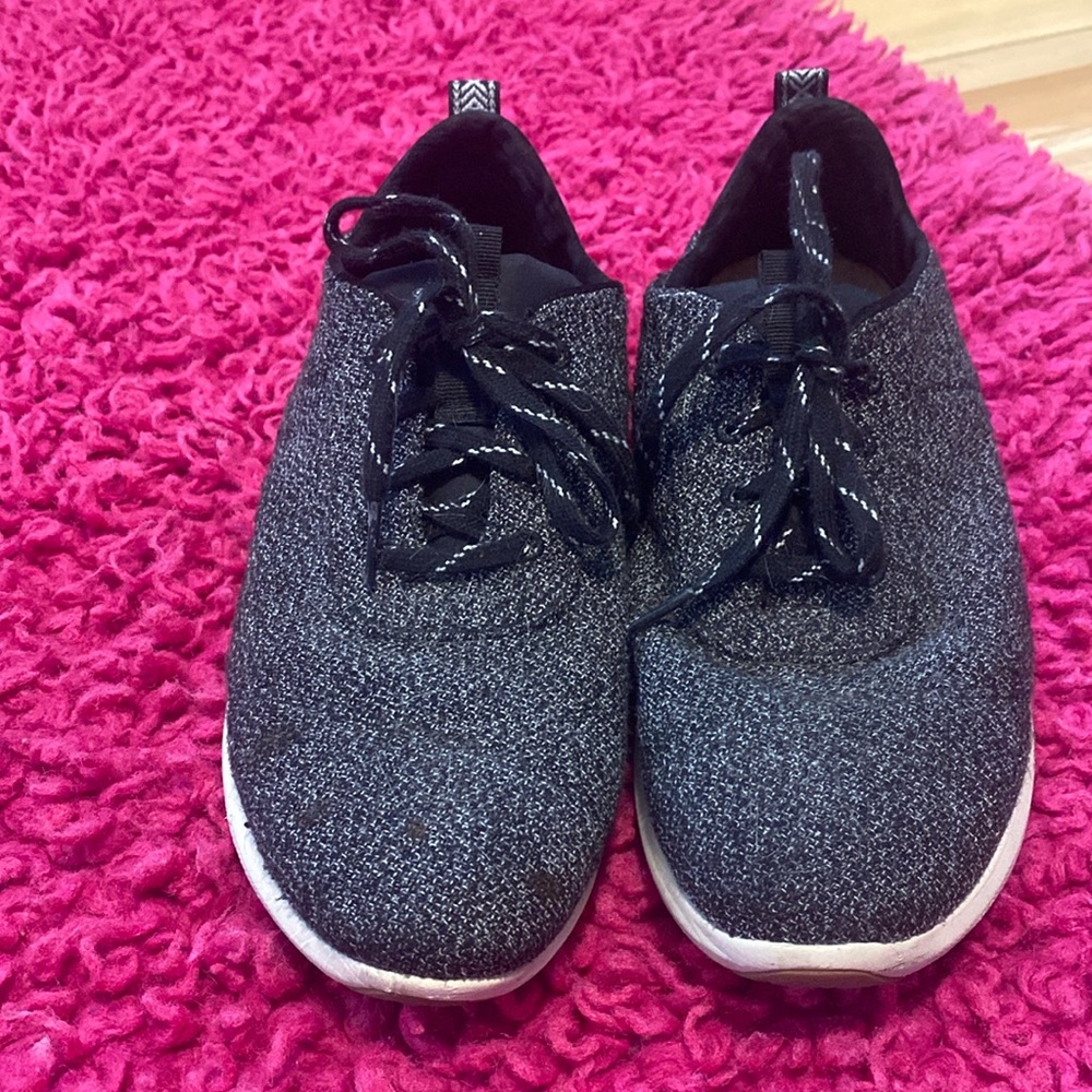 Toms Shoes